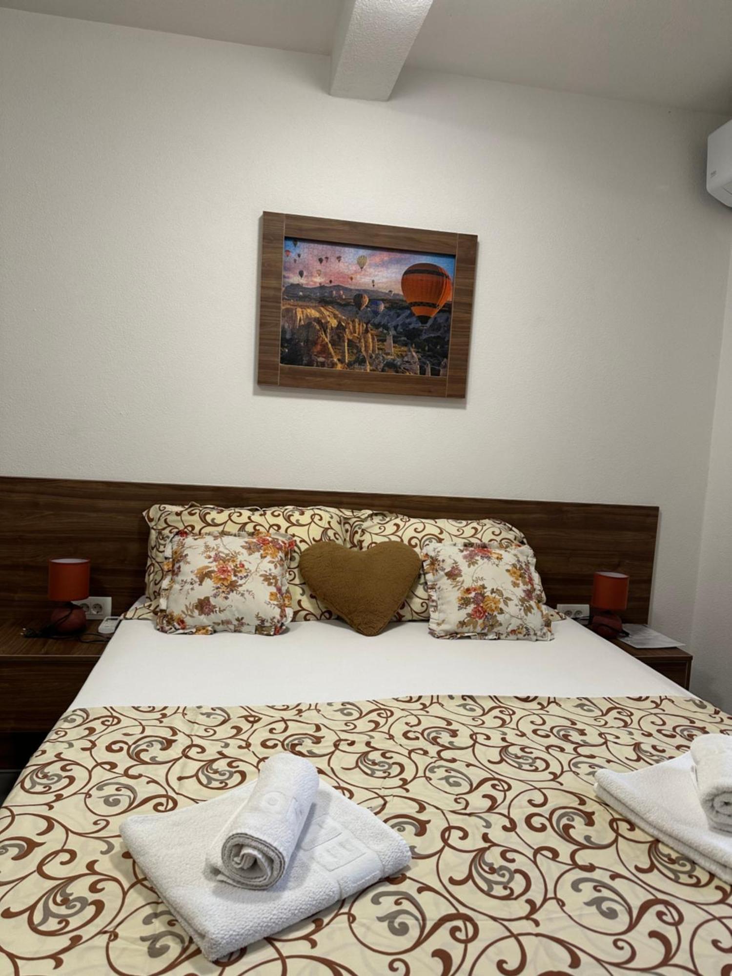 As Apartmani บุดวา ภายนอก รูปภาพ